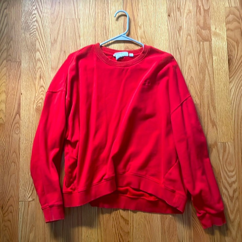 Women’s M Red Crew Neck Embroidered